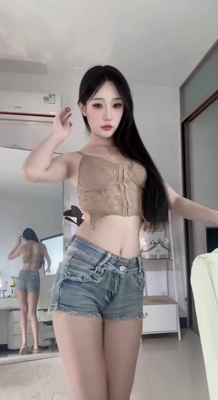 【老湿机】性感母蟑螂 #丸子鱼 抖音知名性感母蟑螂定制大合集-第5张插图
