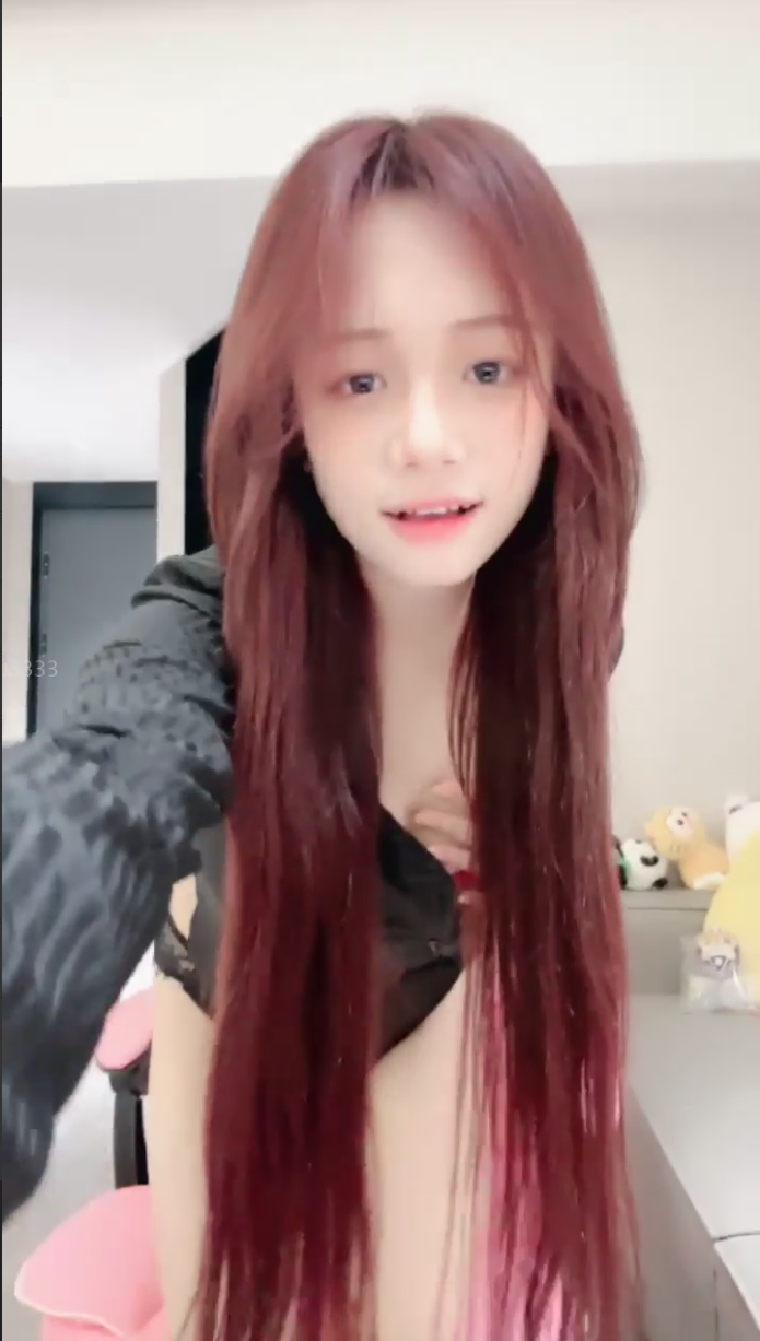 【老湿机】骚狐狸精 极品婴儿肥大胸童颜舞合集！-第3张插图